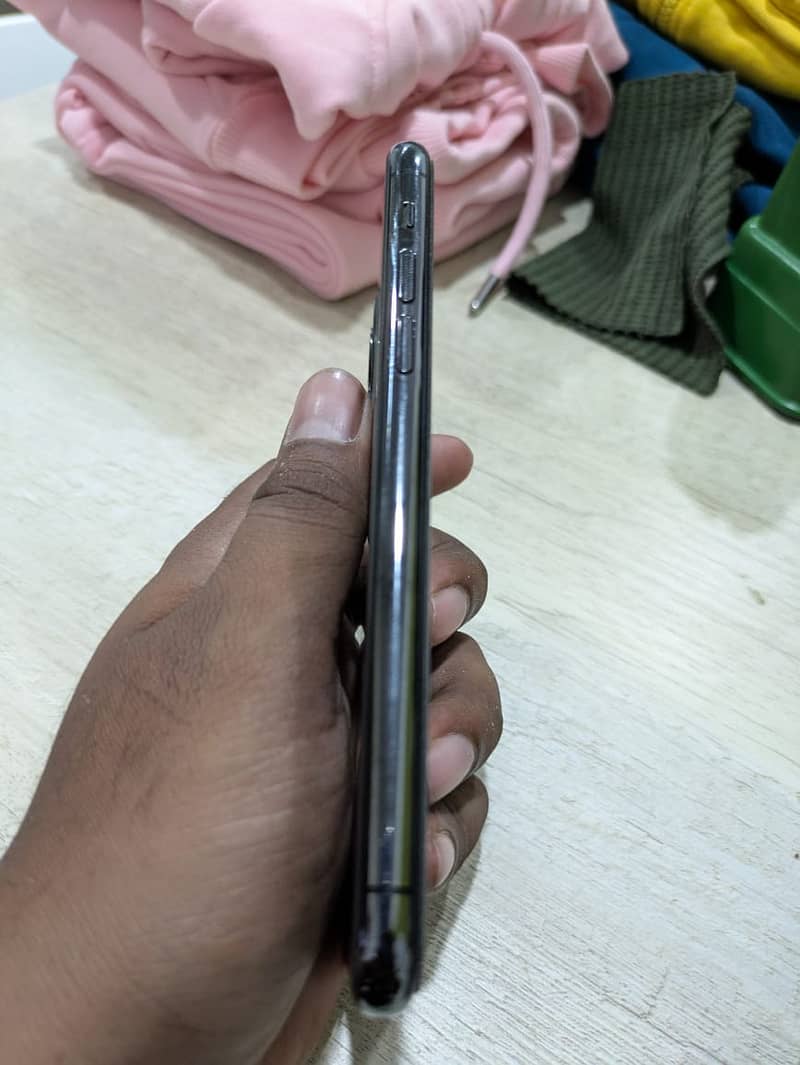 Apple iPhone 11 Pro 3