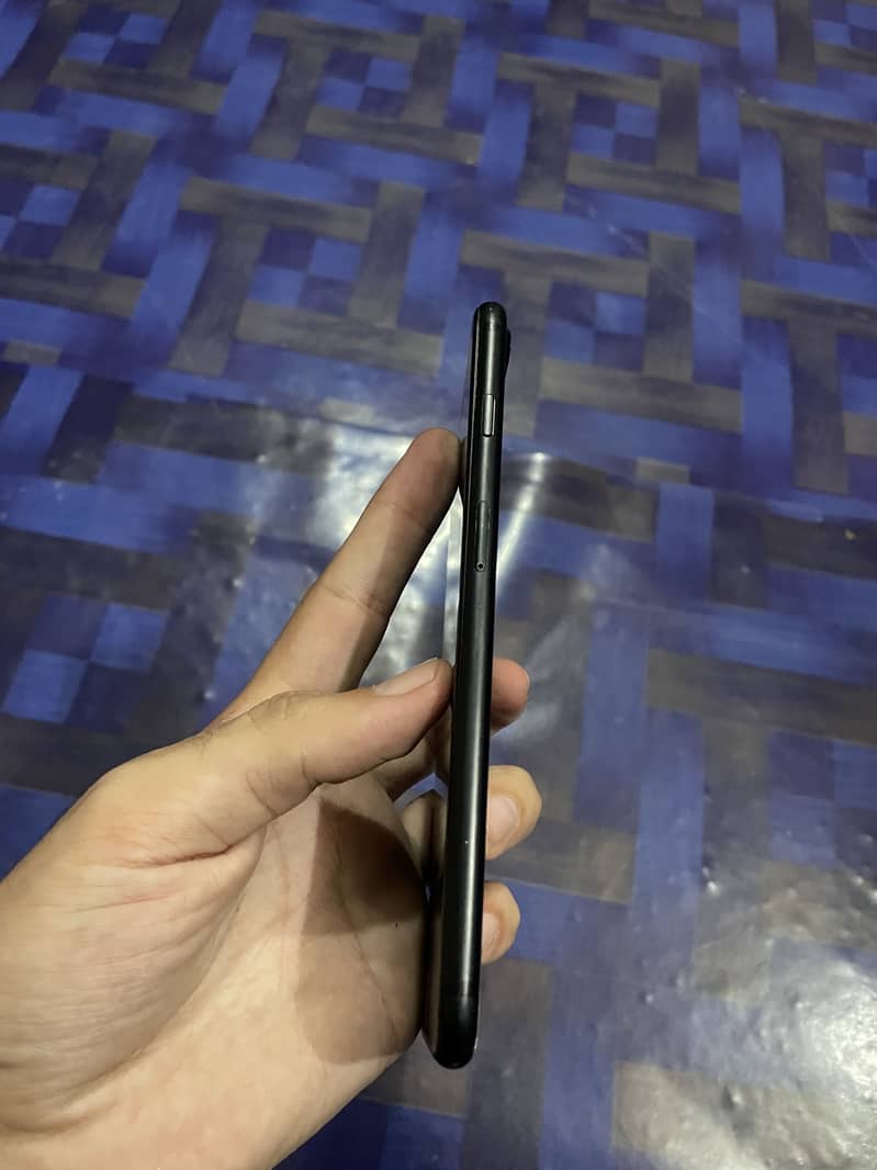 Apple iPhone 7 Plus 2