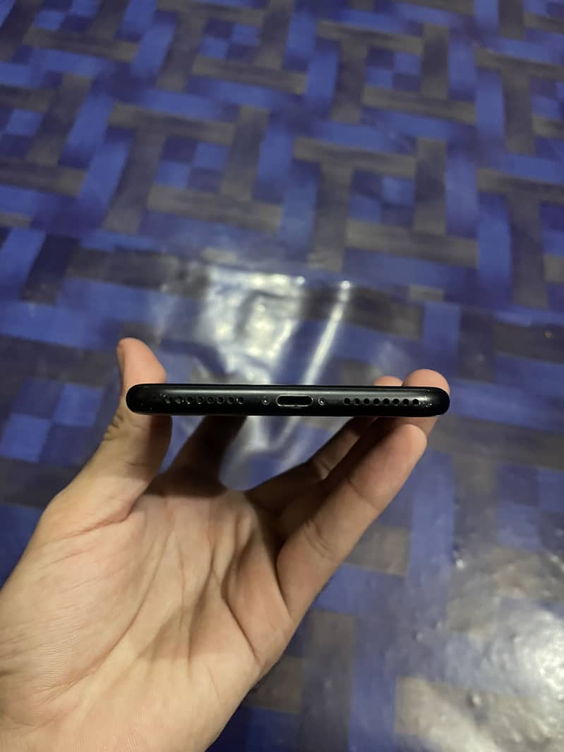 Apple iPhone 7 Plus 3