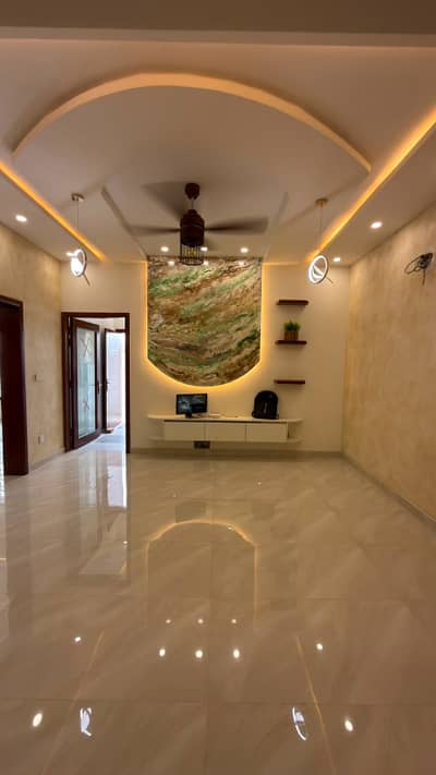 GULBERG RESIDENCIA 10M UPPER FLOOR AVAILABLE FOR RENT