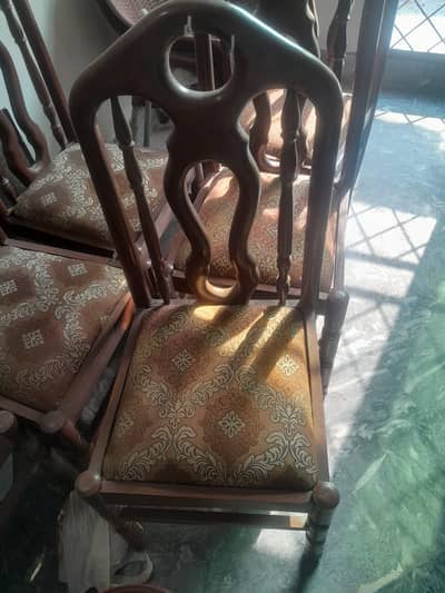Dinning table for sale