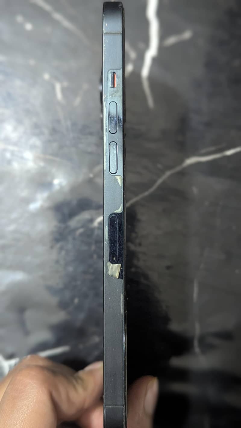Apple iPhone 12 Pro 3