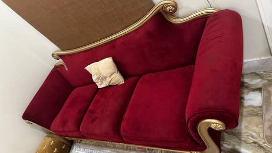 Beautiful and spacious 3-seater sofa for sale!