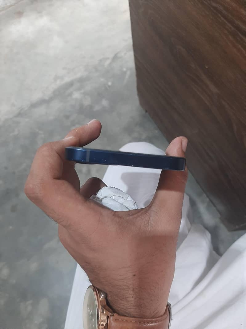 Apple iPhone 12 5