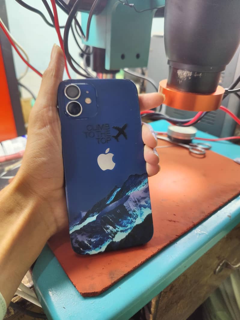 Apple iPhone 12 0