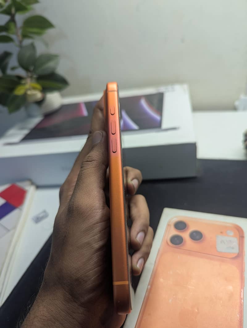 Apple iPhone 17 Pro Max 2