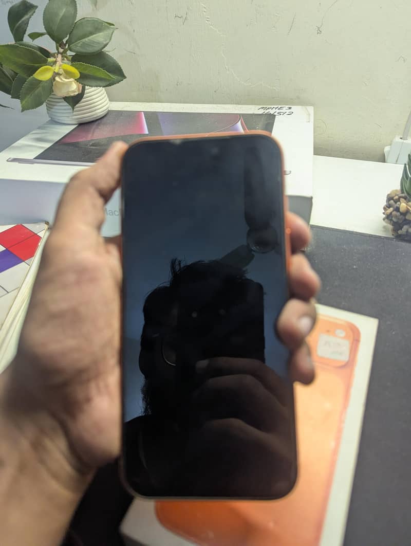 Apple iPhone 17 Pro Max 4