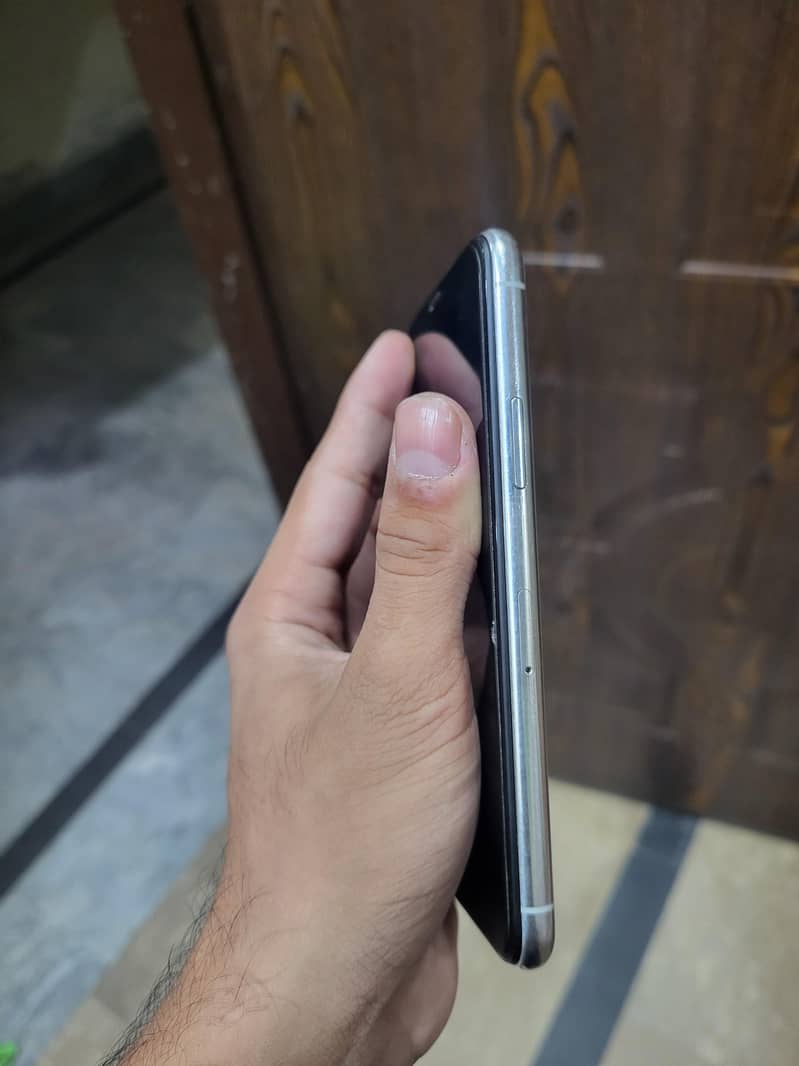 iPhone 11 pro 1