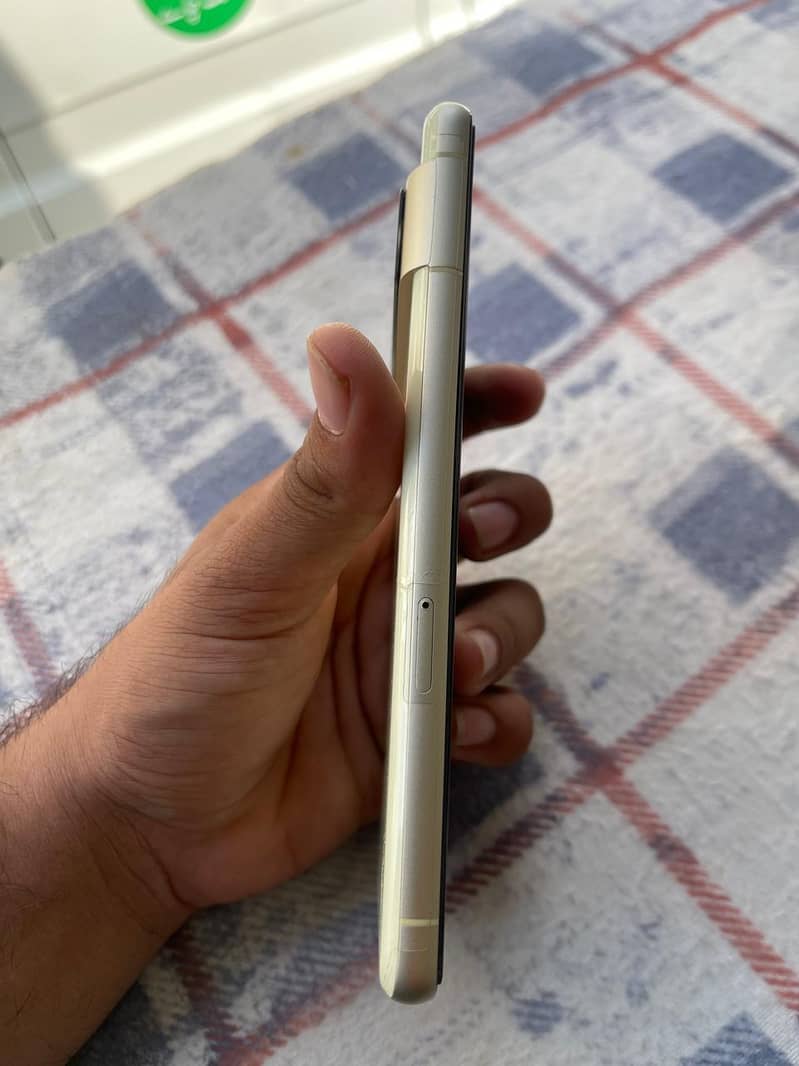 Google Pixel 7 4