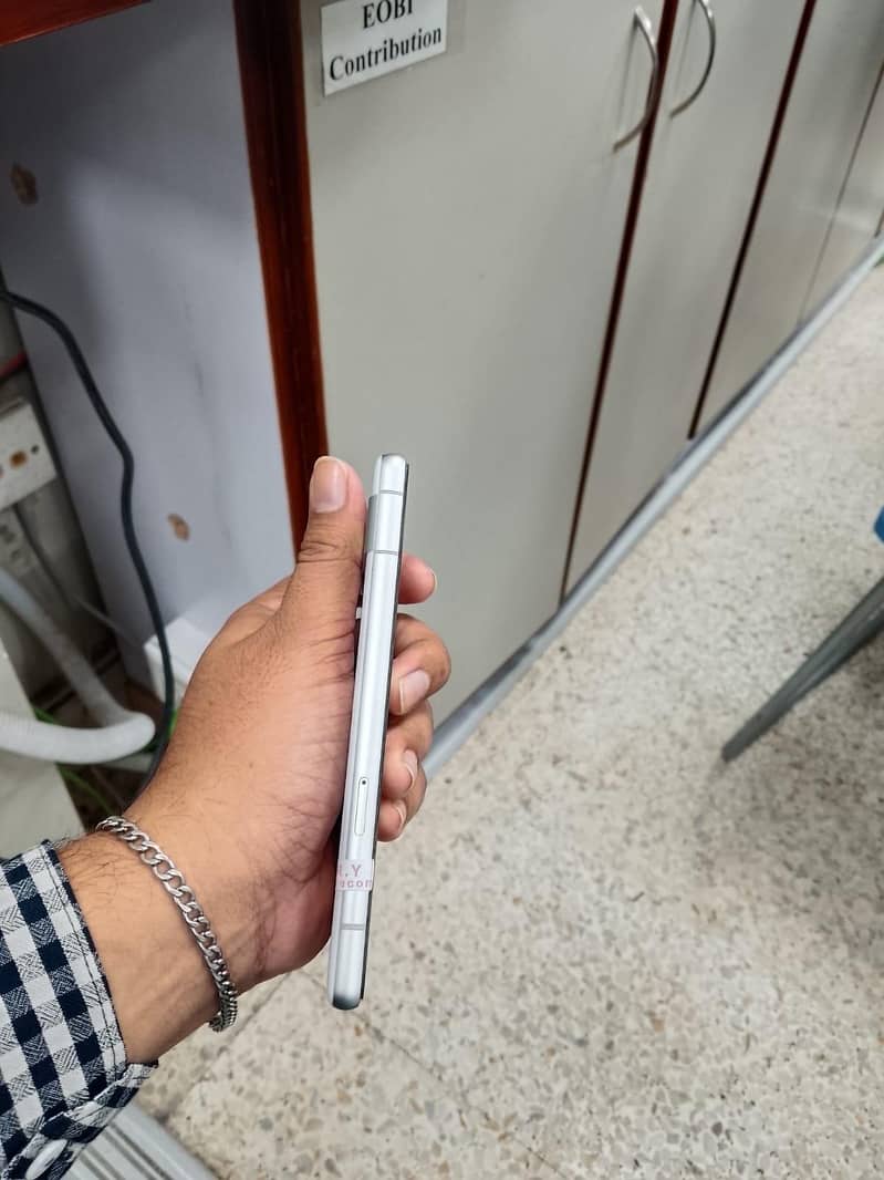 Google Pixel 7a 2