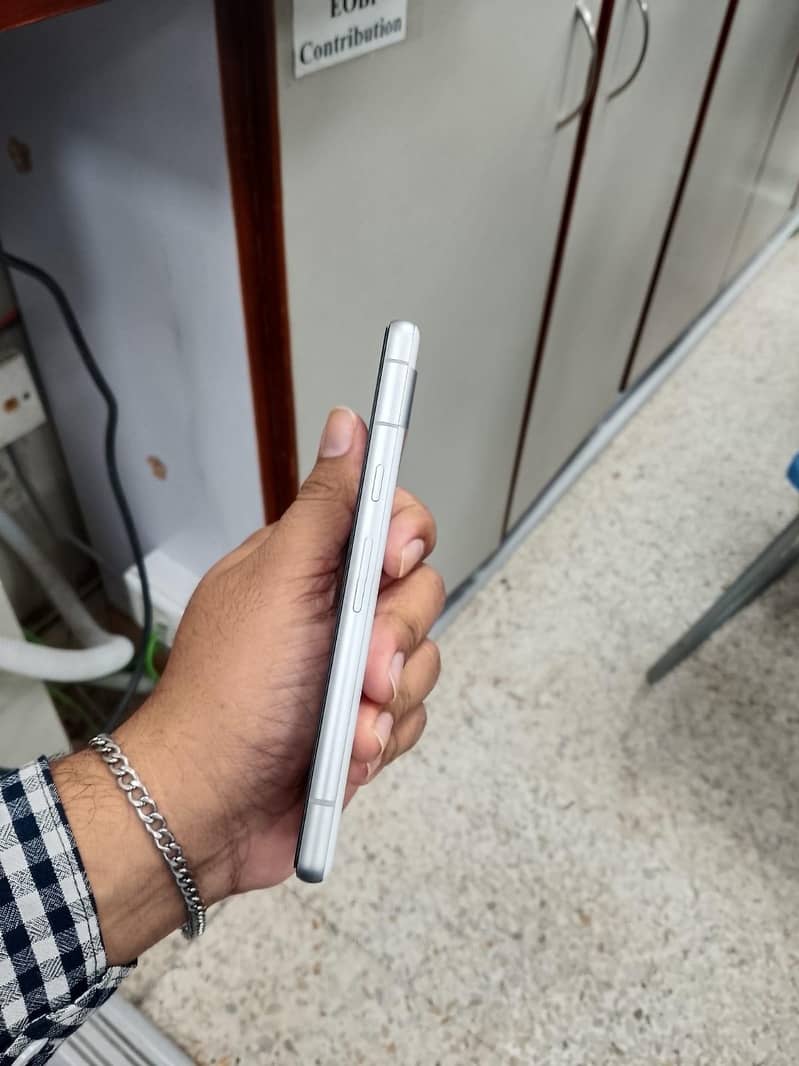 Google Pixel 7a 4