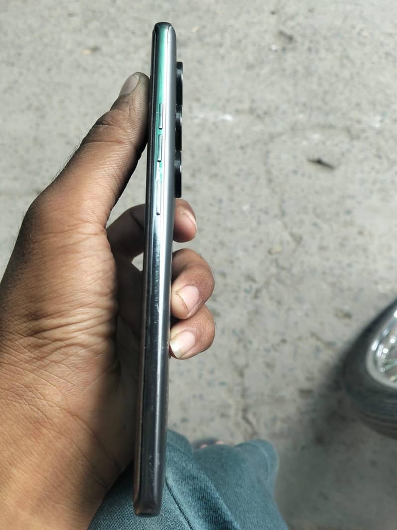 Tecno CAMON 40 Pro 0