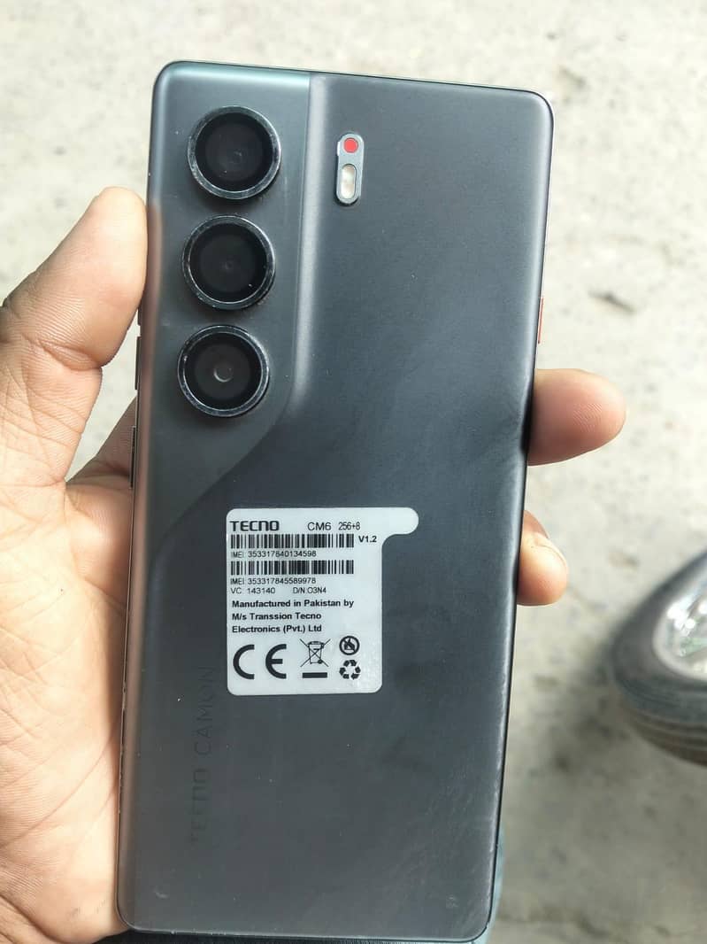Tecno CAMON 40 Pro 1