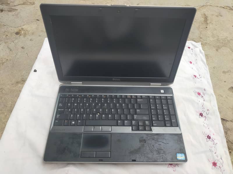 Dell e6530 laptop 0