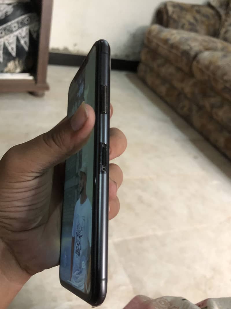 Apple iPhone 11 Pro Max 6