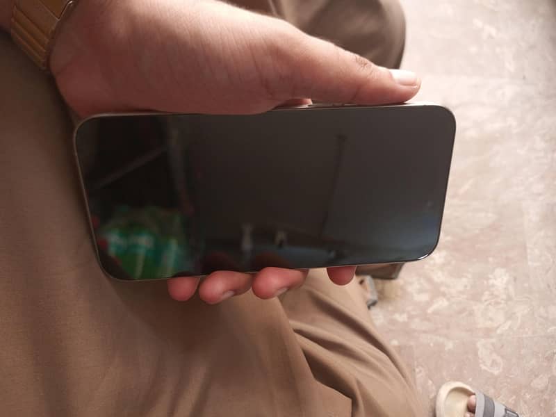 Apple iPhone 15 Pro Max 2