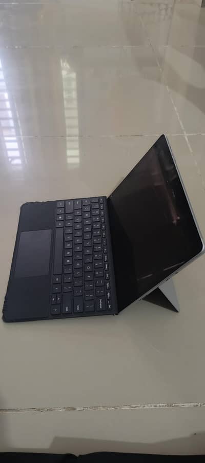Microsoft surface go 2 i3 8th gen