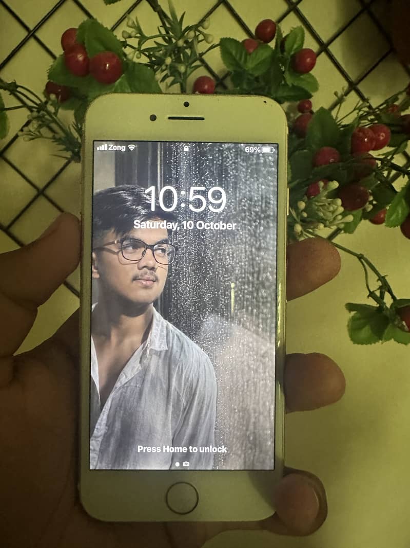 Apple iPhone 7 1