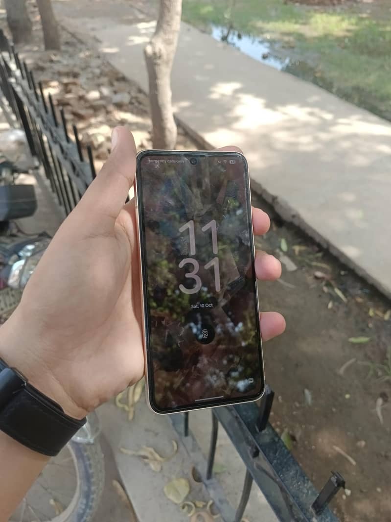 Google Pixel 8 3