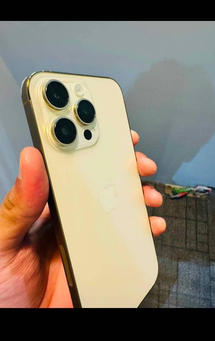 Apple iPhone 14 Pro Max 0