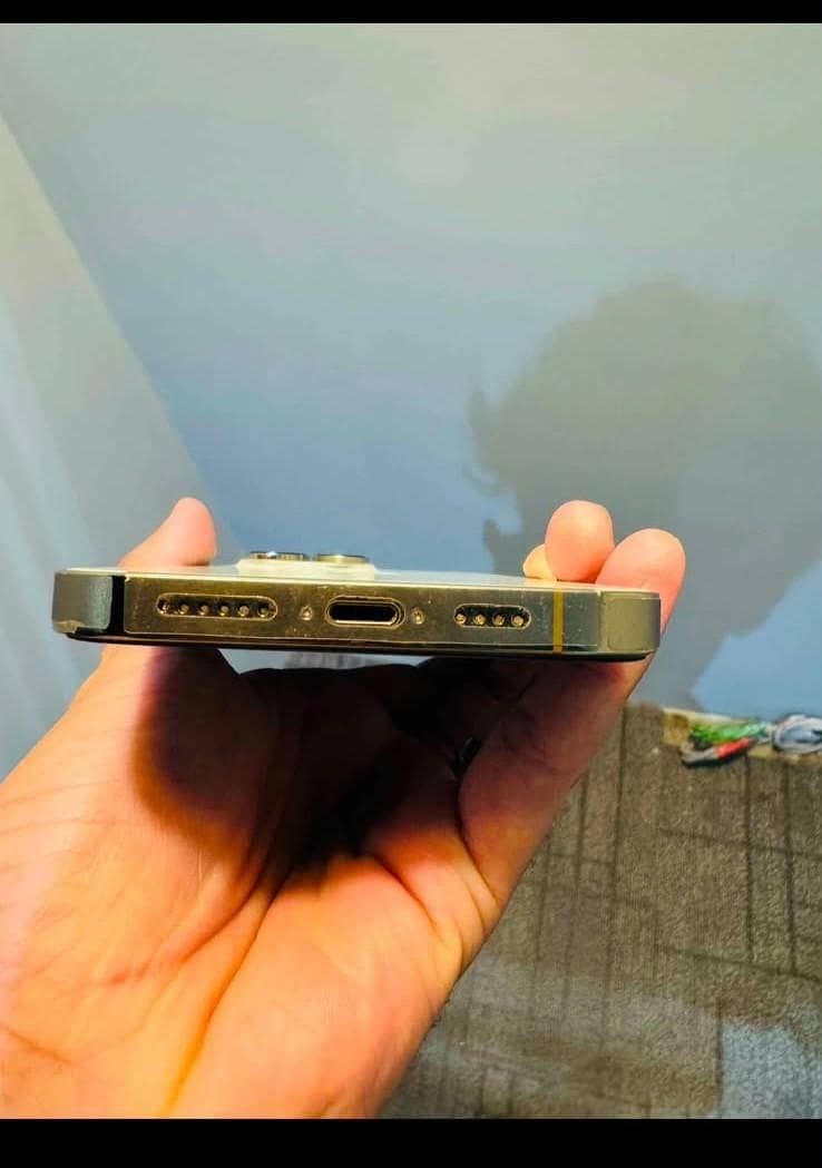 Apple iPhone 14 Pro Max 1