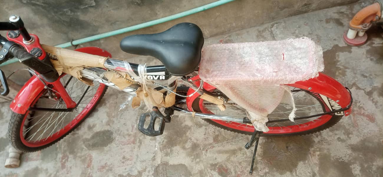 بالکل نیو سائیکل ہے لڑکیوں نے اپنے لیے لی تھی مگر انہوں نے شرم اتی ہے 1