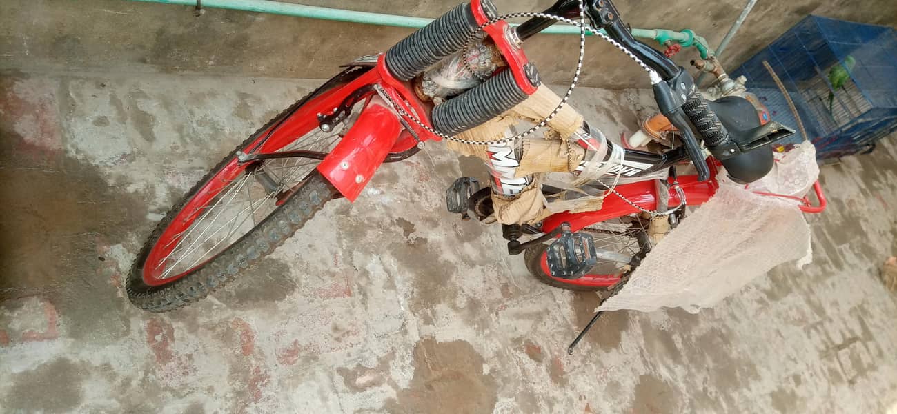 بالکل نیو سائیکل ہے لڑکیوں نے اپنے لیے لی تھی مگر انہوں نے شرم اتی ہے 2