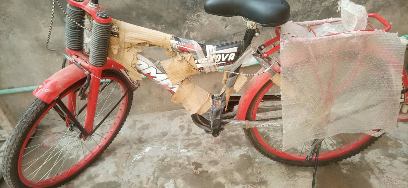 بالکل نیو سائیکل ہے لڑکیوں نے اپنے لیے لی تھی مگر انہوں نے شرم اتی ہے 3