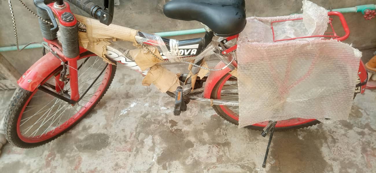 بالکل نیو سائیکل ہے لڑکیوں نے اپنے لیے لی تھی مگر انہوں نے شرم اتی ہے 4