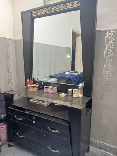 Dressing table