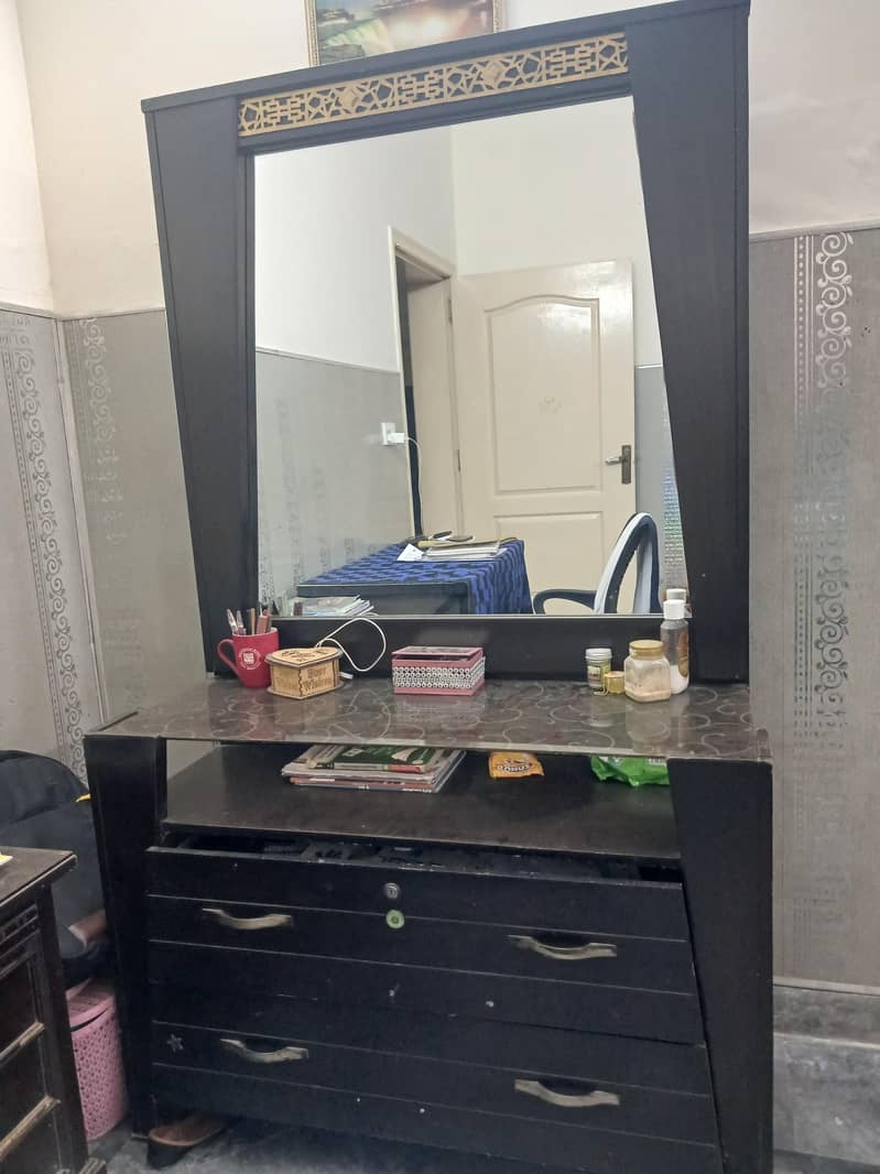 Dressing table 3