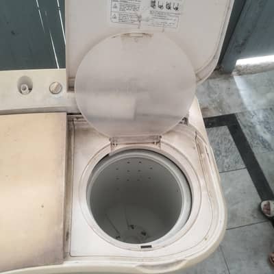 Haier twin tub HWM80-000S WASHER AND DRYER