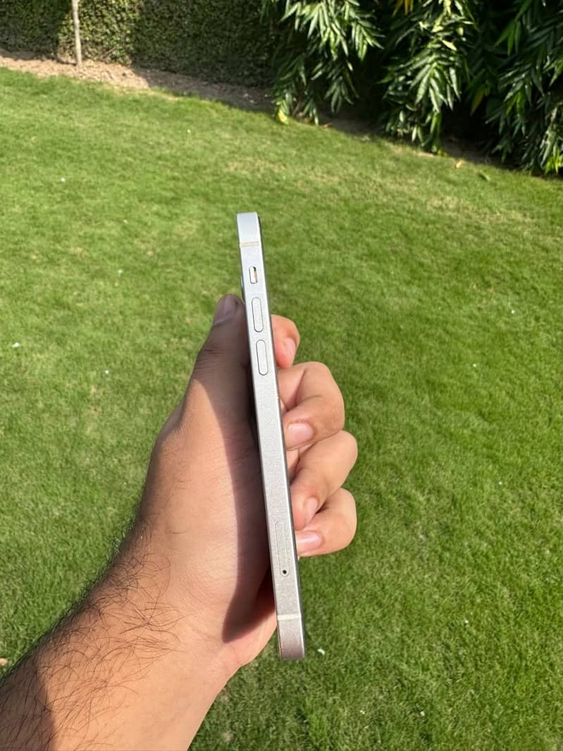 Apple iPhone 12 3