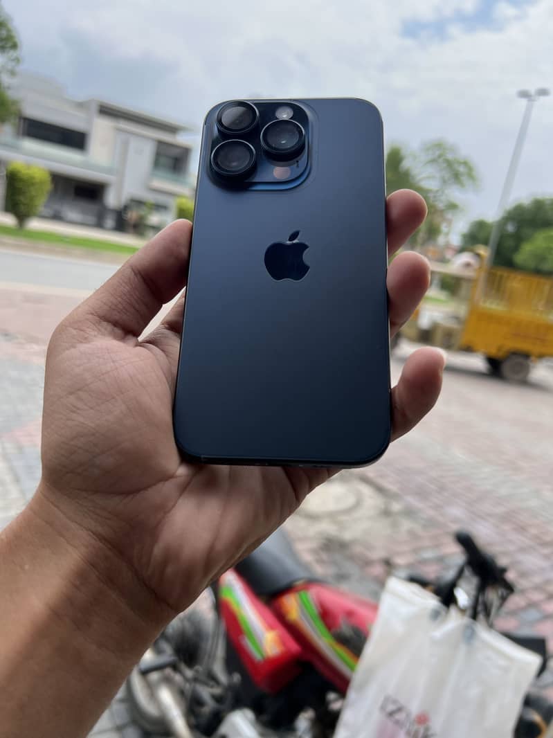 Apple iPhone 15 Pro 1