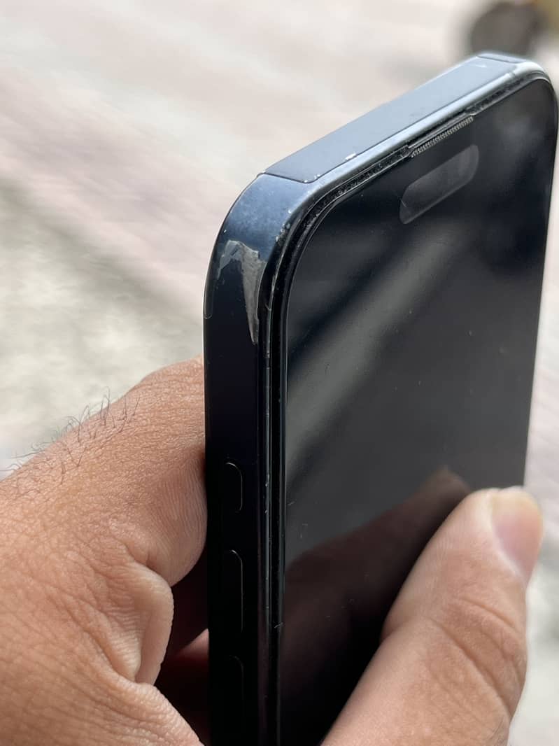 Apple iPhone 15 Pro 2