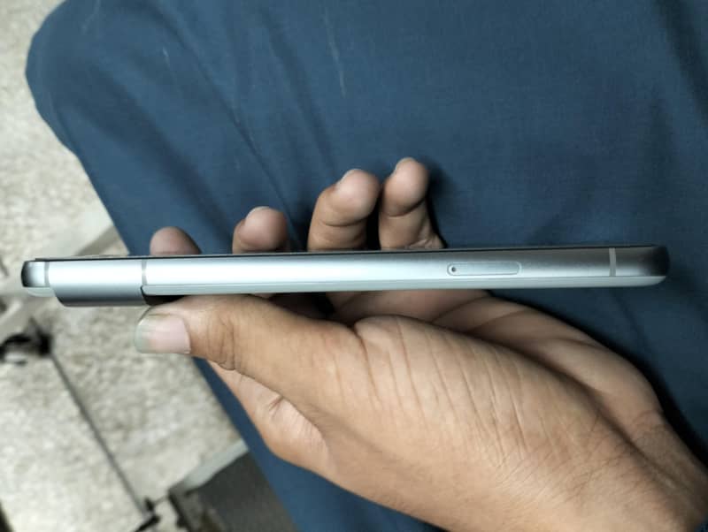 Google Pixel 8 3