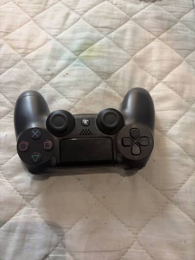 PlayStation 4 slightly used