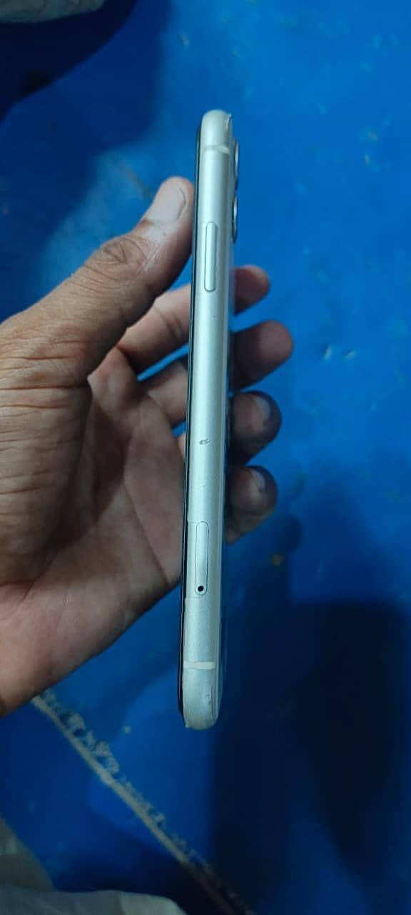 Apple iPhone 11 6