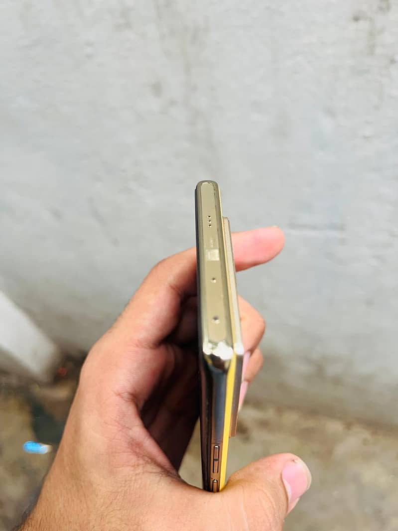 Infinix Note 40 Pro 4