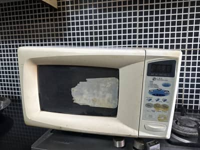 Used Dawlance Microwave Oven
