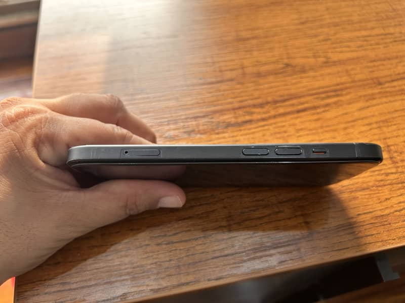 Apple iPhone 15 5