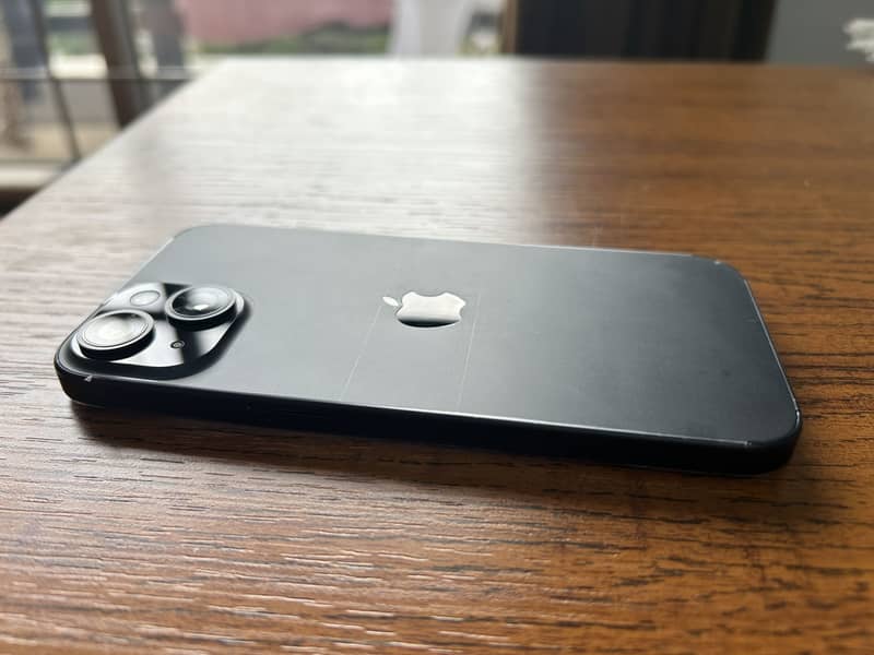 Apple iPhone 15 10
