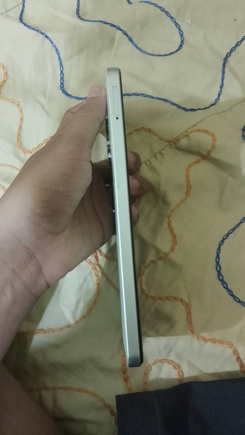 Realme Note 60x 12