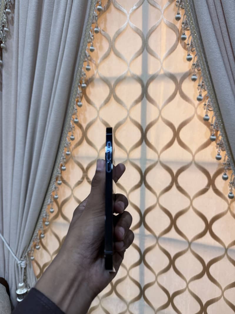 Apple iPhone 14 Pro Max 2