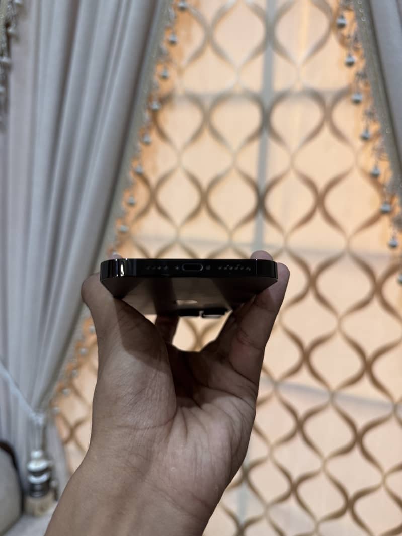 Apple iPhone 14 Pro Max 4