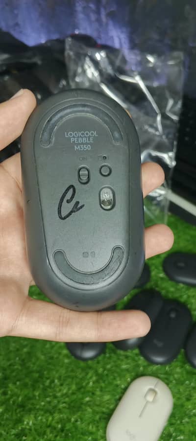 Logitech Pebble M550 Wireless Mouse – Slim & Silent