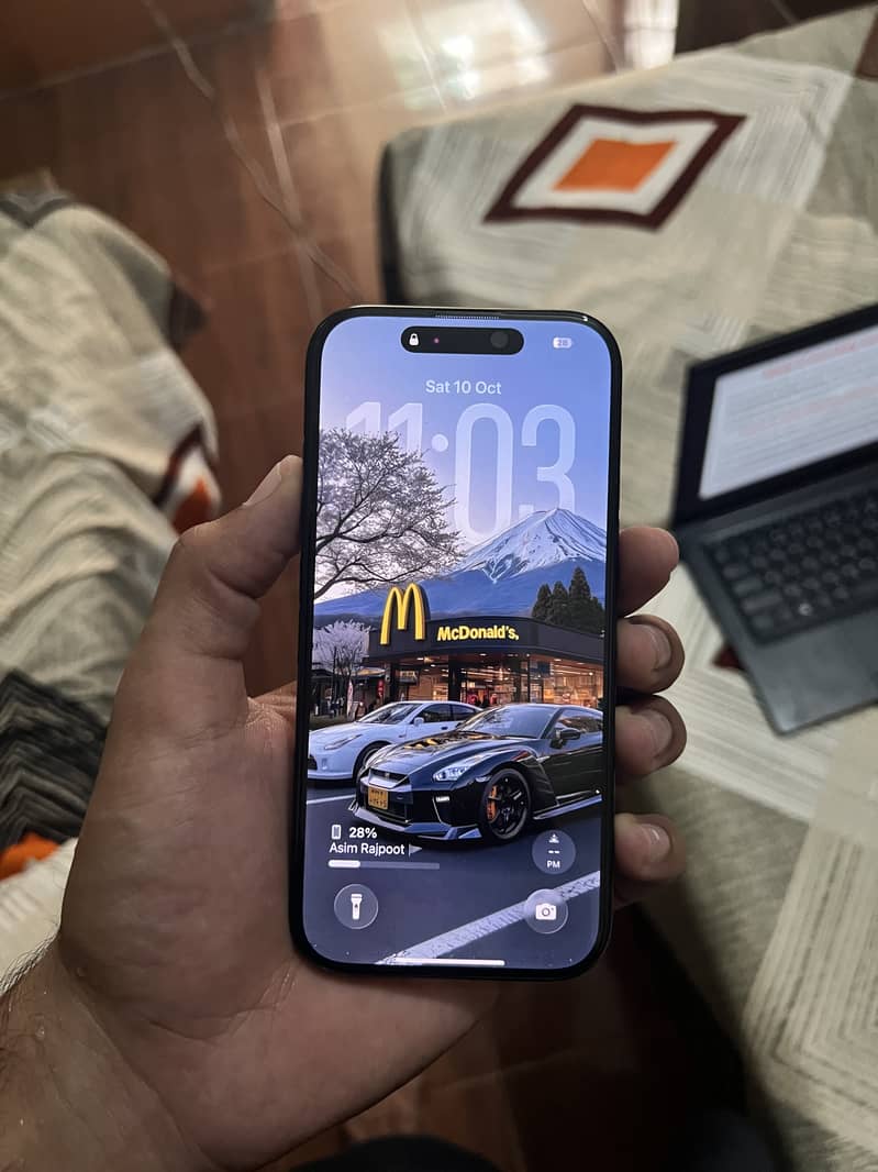 Apple iPhone 16 Pro 0