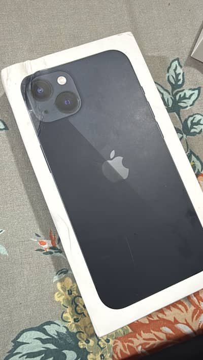 Apple iPhone 13