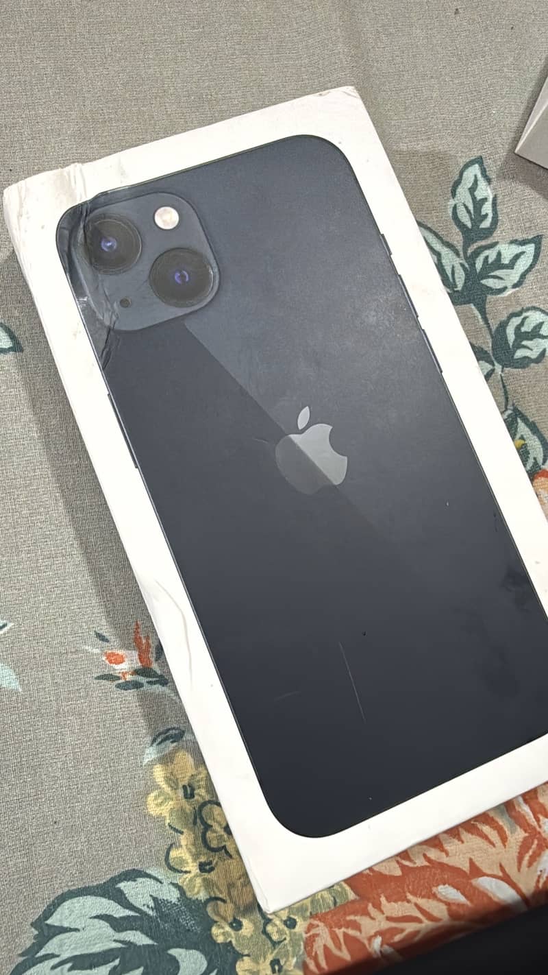Apple iPhone 13 0