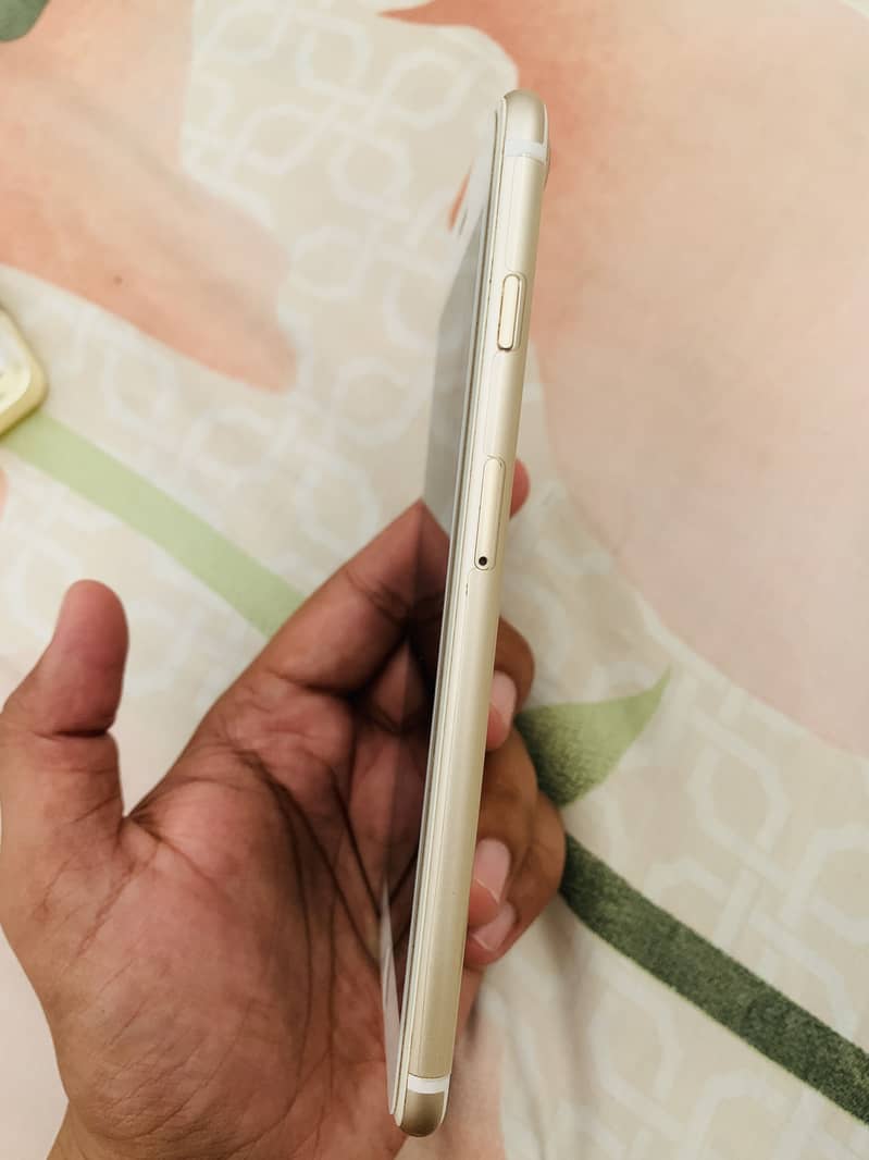 Apple iPhone 7 Plus 4